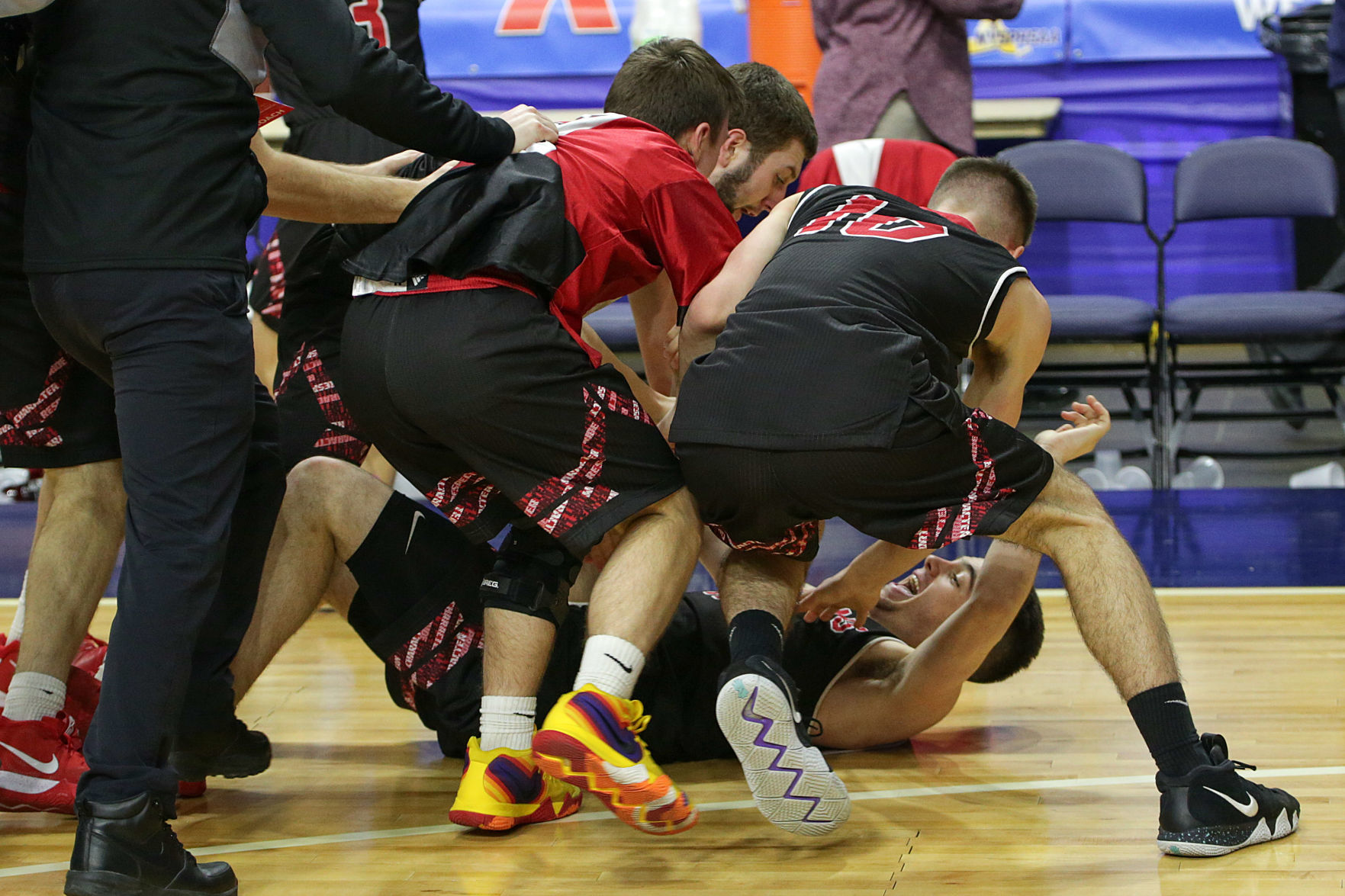 Boys Basketball: Glens Falls wins state title
